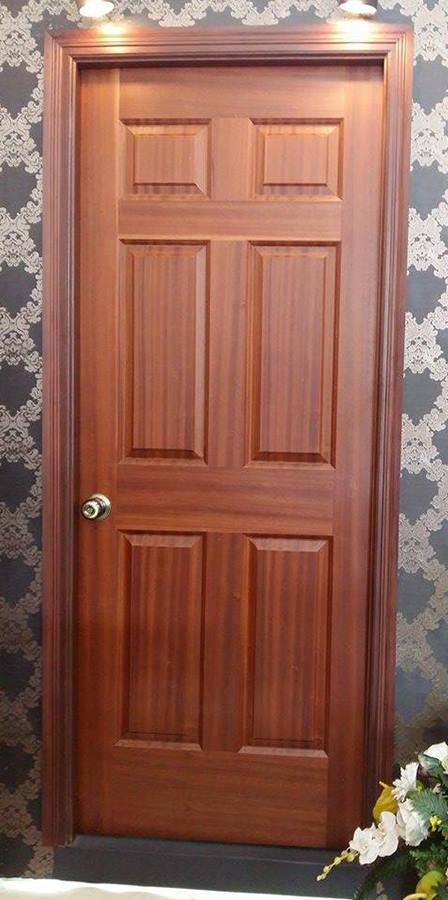 Cửa gỗ HDF bề mặt phủ Veneer.