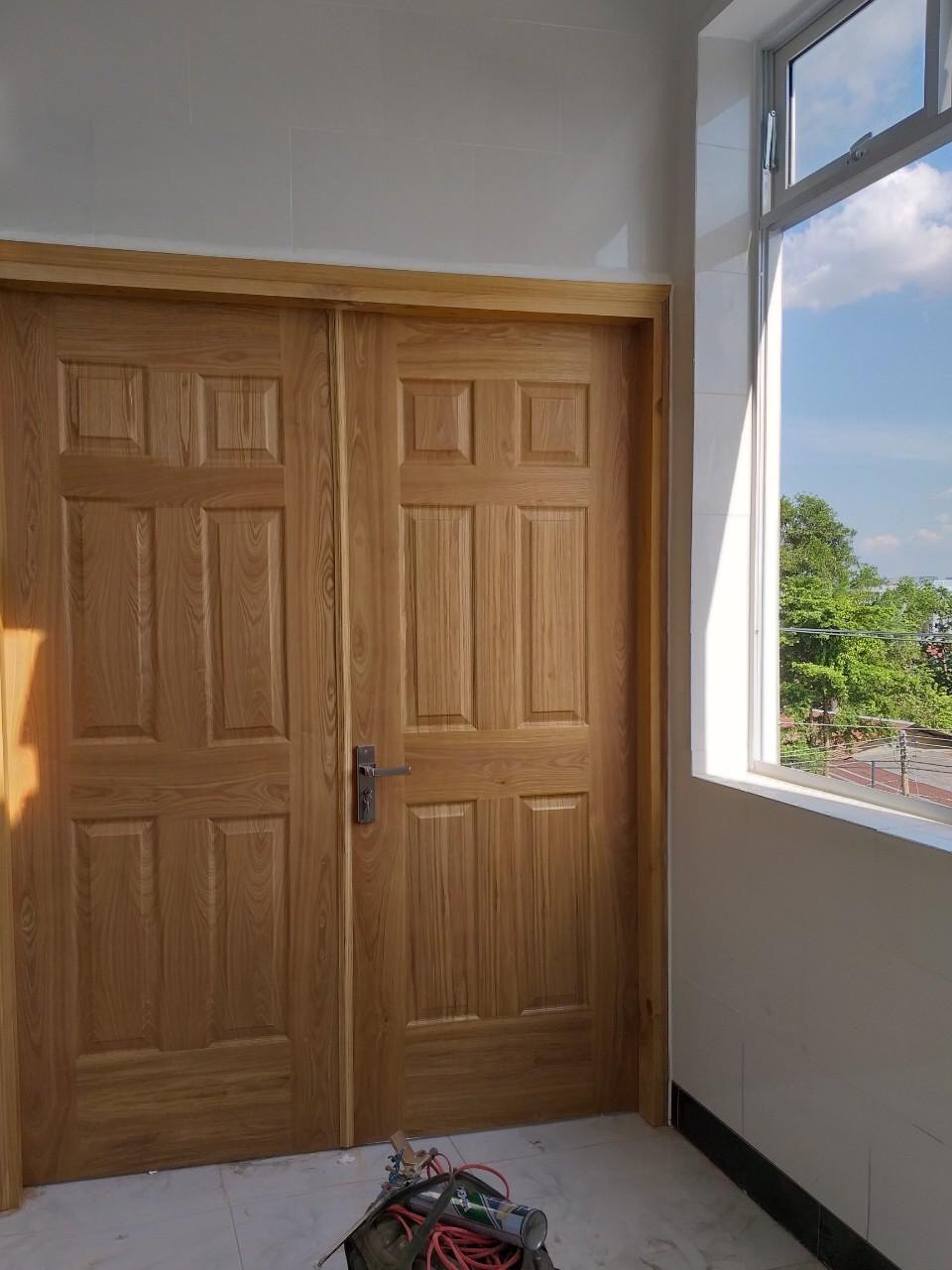 Cửa gỗ HDF Veneer trông như cửa gỗ tự nhiên.