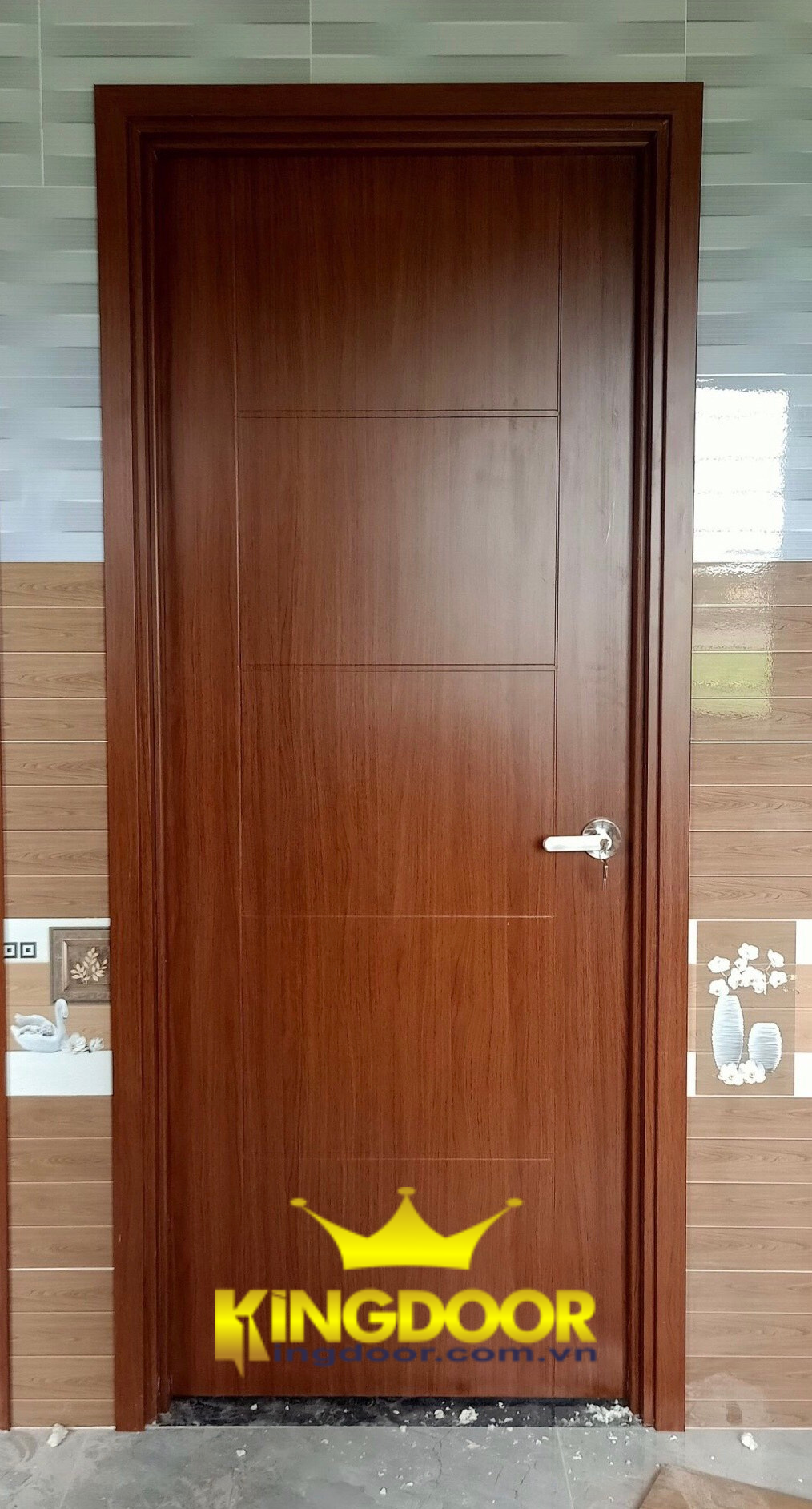 Mẫu cửa nhựa gỗ Compoiste - trông giống cửa gỗ thật.