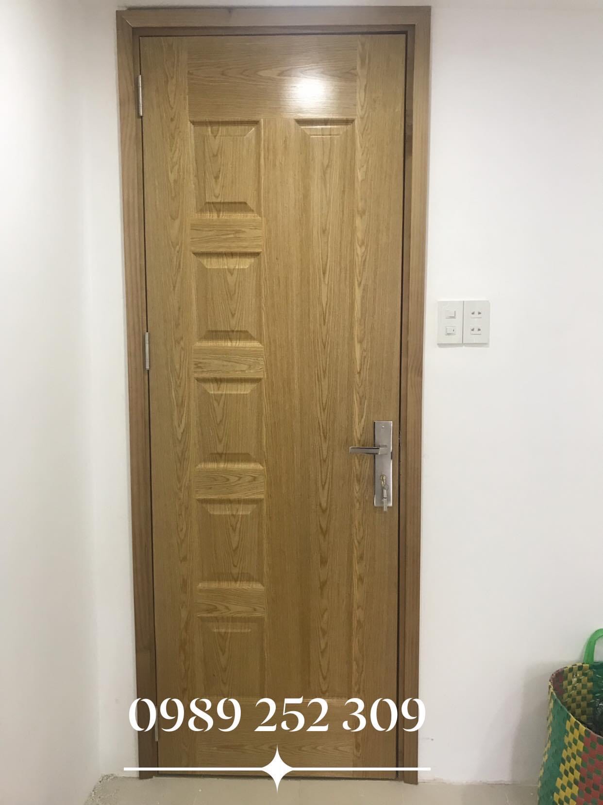 Cửa HDF Veneer nếu đặt bên cạnh bộ cửa gỗ tự nhiên thì cũng khó để phân biệt.
